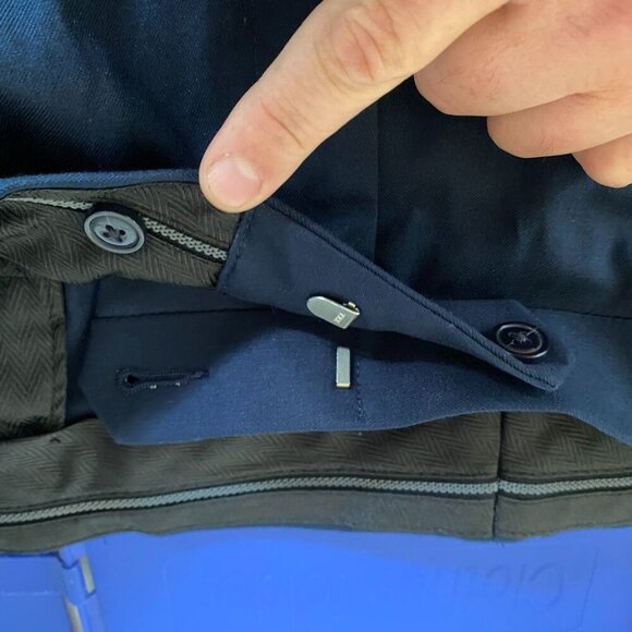 Roundtree Yorke Travel Smart Pants 54x32 Blue Gabardine Classic Fit Flat Front - Picture 9 of 10